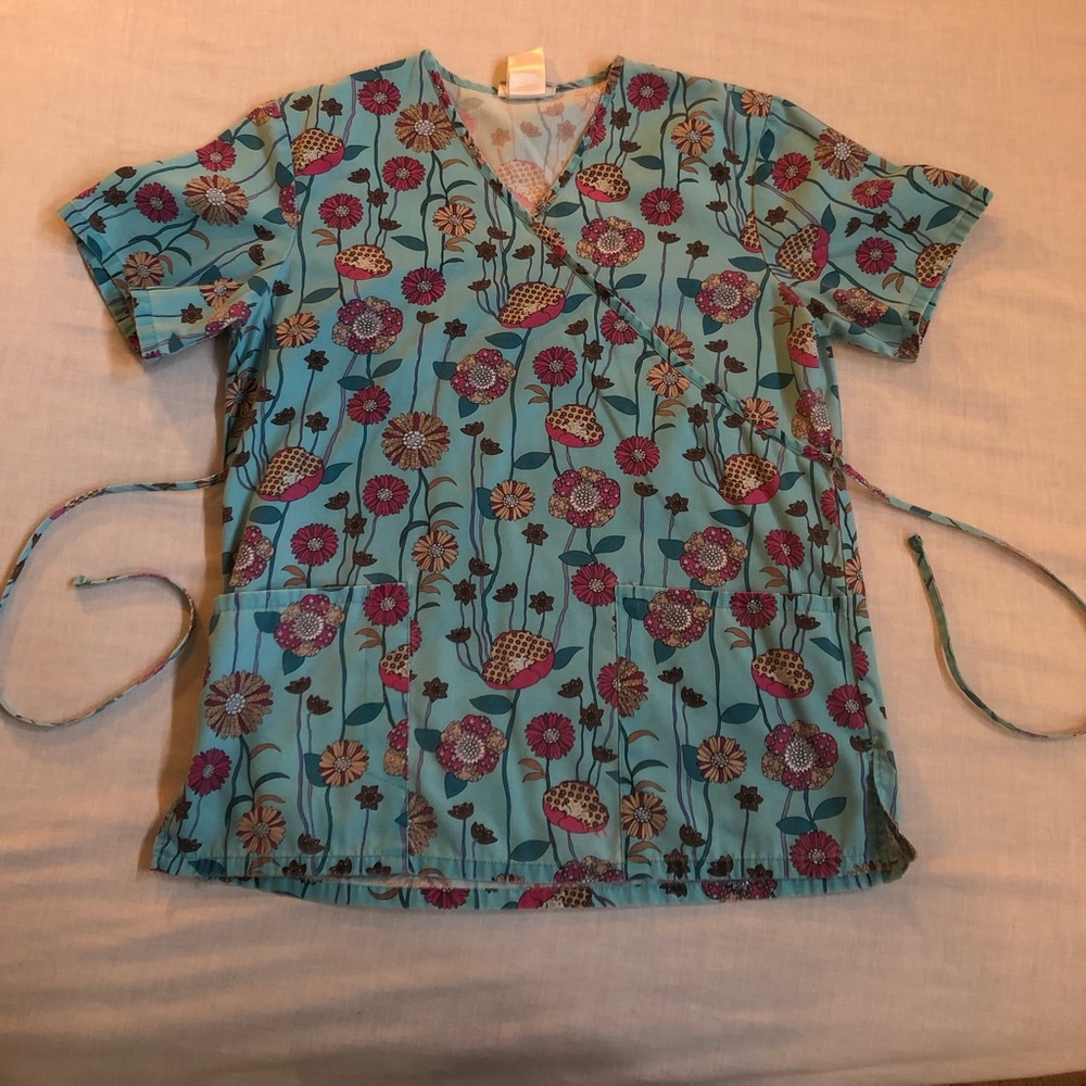 Scrub top